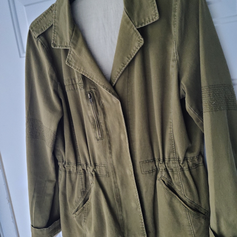 Woman's Utility Jacket  Size Large